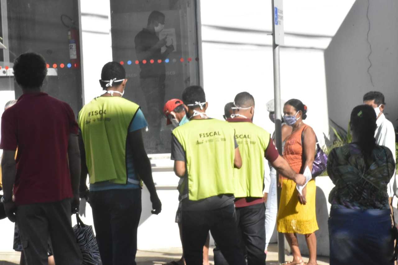 Camacã: Prefeitura contrata equipe para orientar e conter aglomeração no centro da cidade